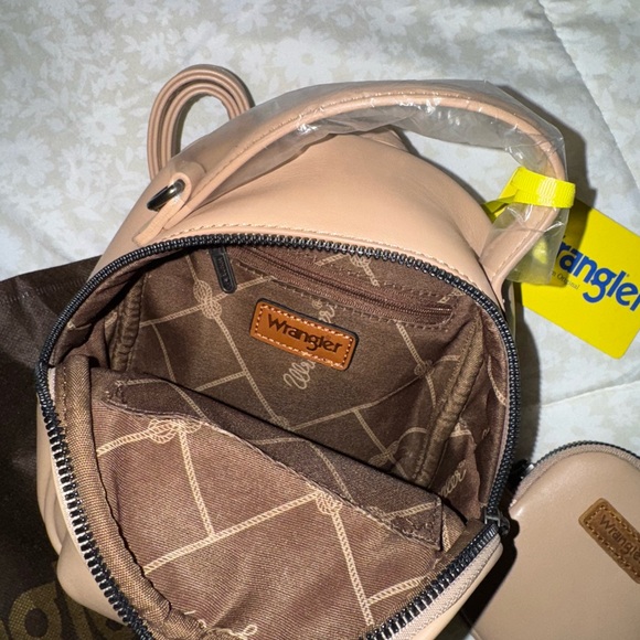 Wrangler Tan Mini Backpack Set - Picture 5 of 7